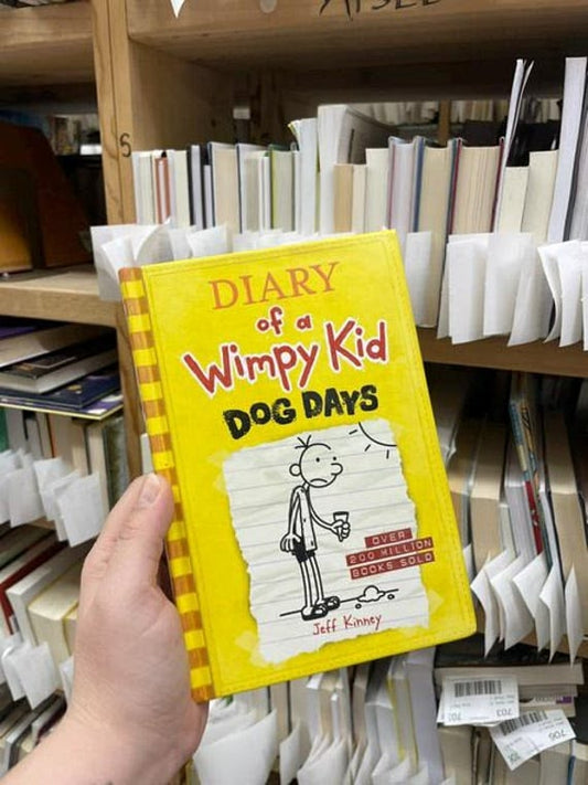 Diary Of A Wimpy Kid - Dog Days By Jeff Kinney