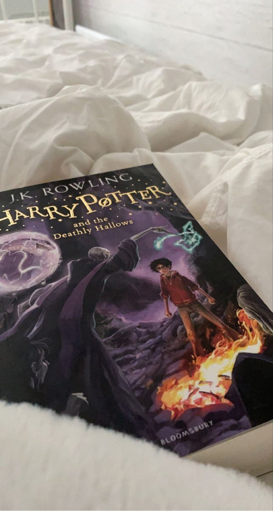 Harry Potter - The Deathly Hallows By J.k. Rowling