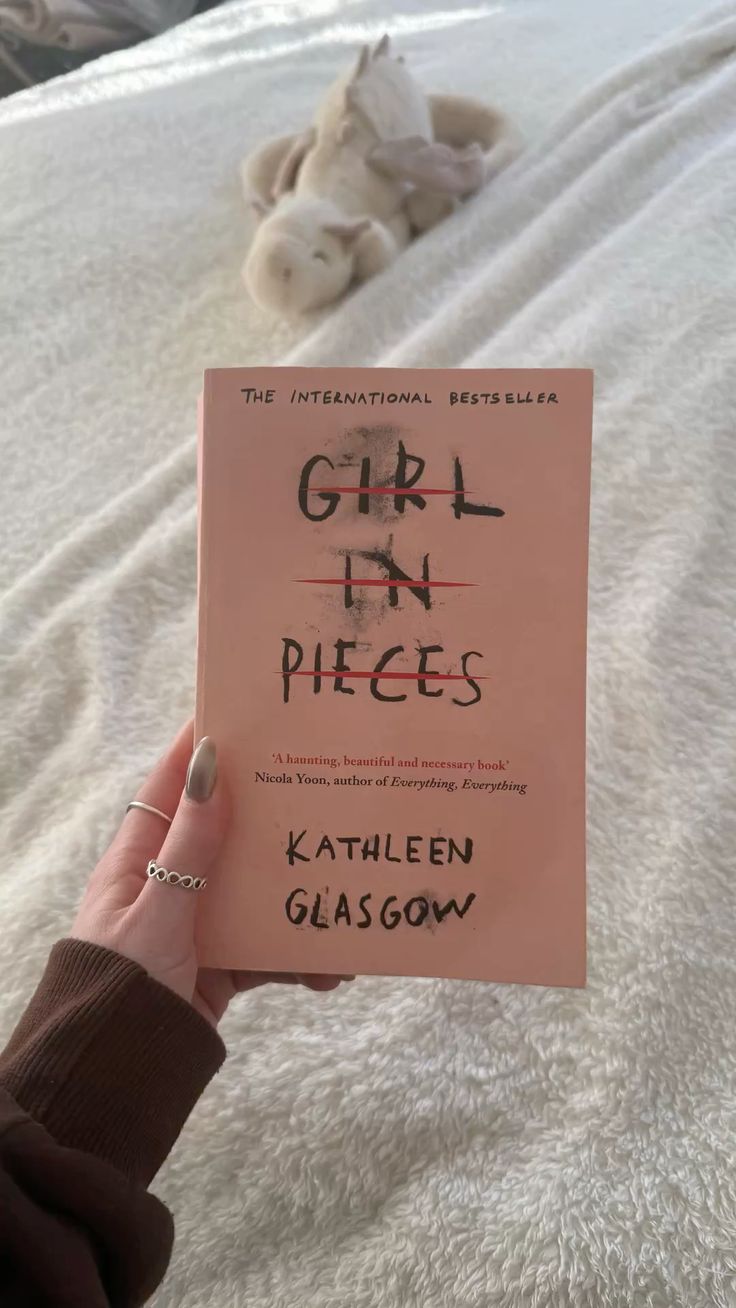 Girl in Pieces by Kathleen Glasgow